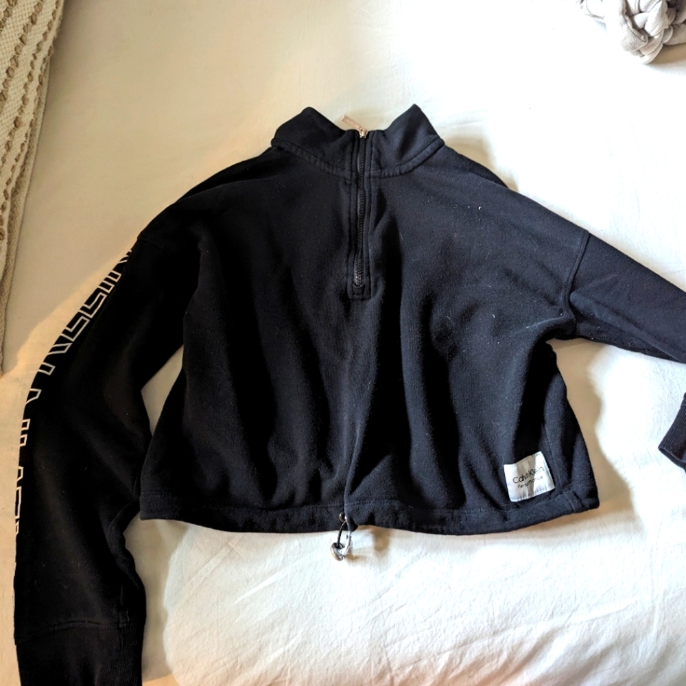 Calvin Klein black top crop, size L.